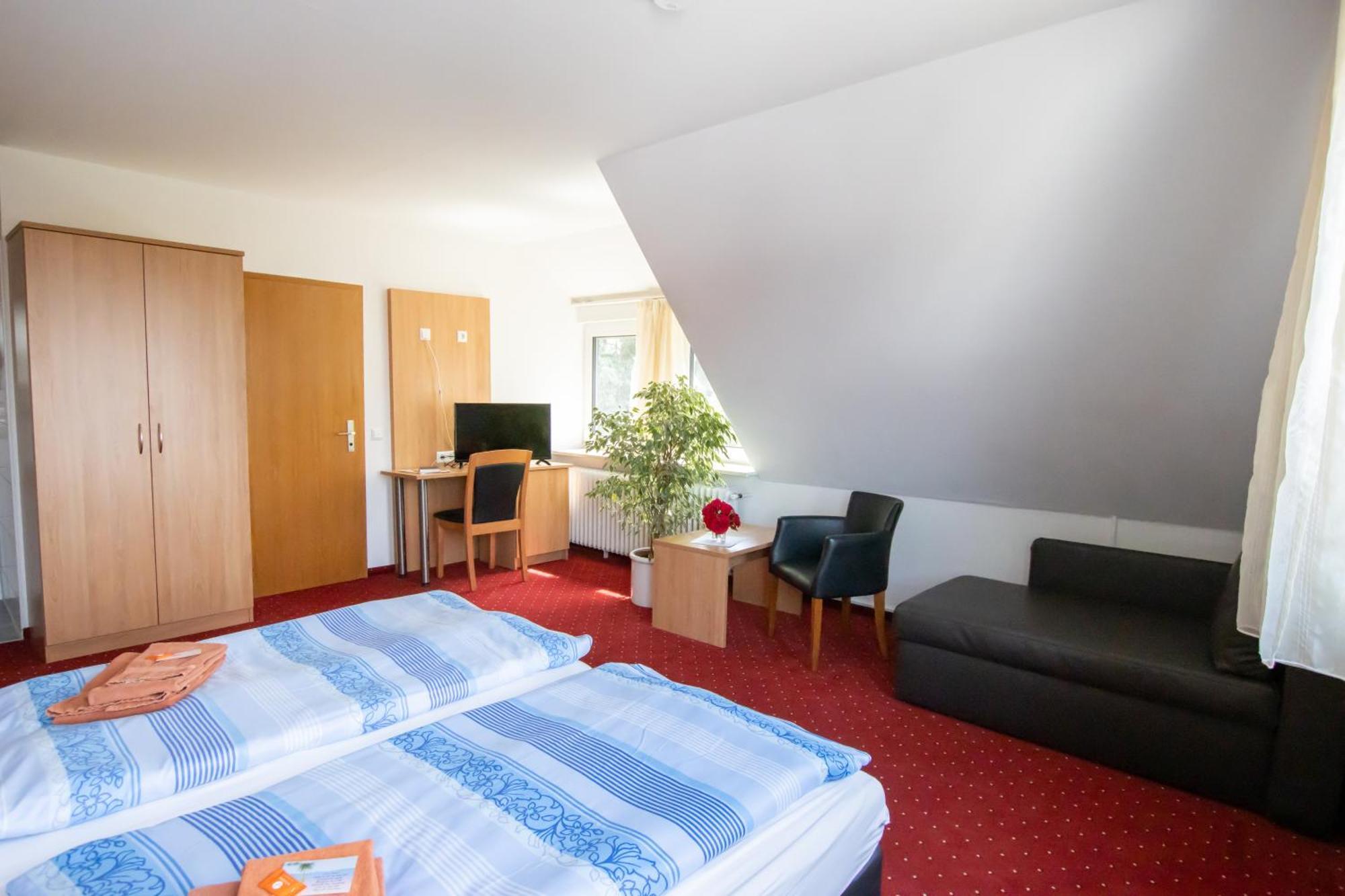 Pension Krone Schwaebisch Gmuend Exterior foto
