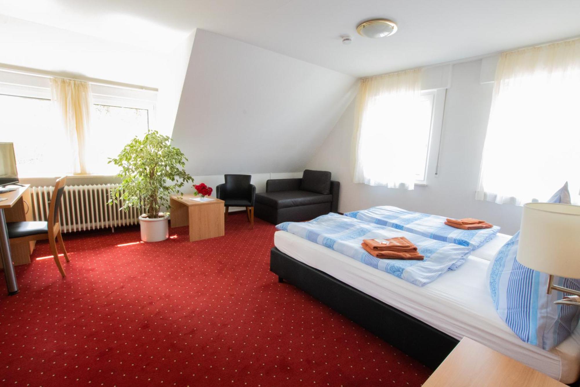 Pension Krone Schwaebisch Gmuend Exterior foto