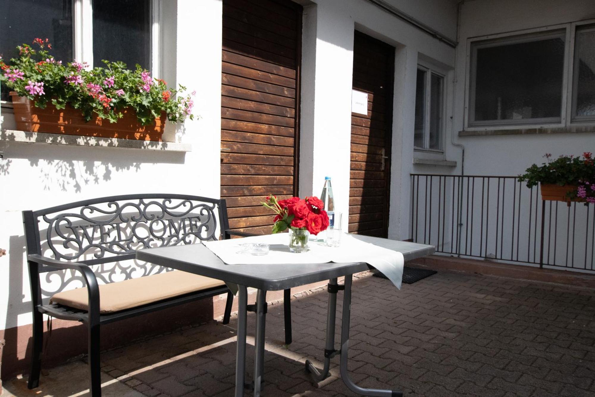 Pension Krone Schwaebisch Gmuend Exterior foto
